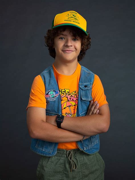 How old is Dustin in s3?